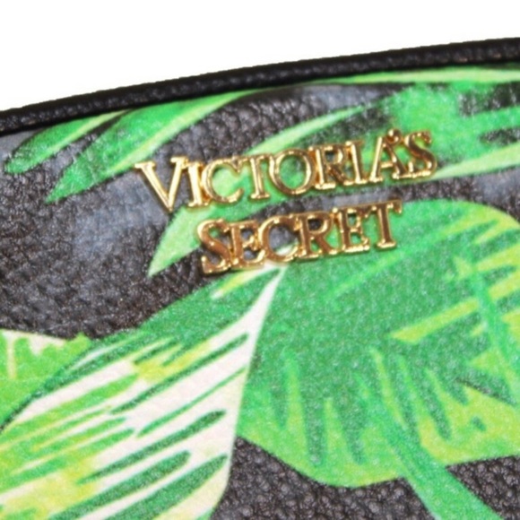 🌸New🌸 Victoria’s Secret Zip Closure Fanny Pack - Picture 3 of 6